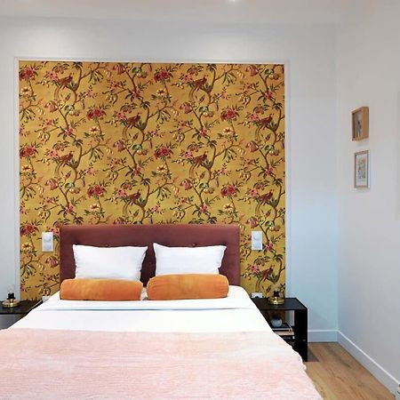 Modern Renovated Studio With A Touch Of Gilded Glamour Central Paris Apartment Exterior photo